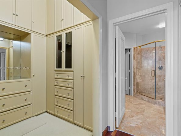 888 Brickell Key Dr 408, Miami FL 33131