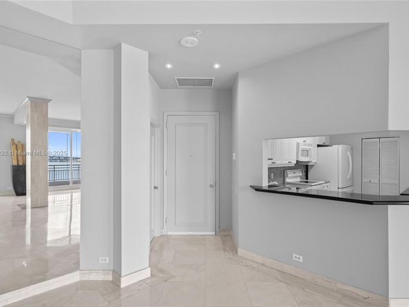 888 Brickell Key Dr 408, Miami FL 33131