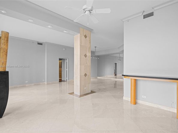 888 Brickell Key Dr 408, Miami FL 33131