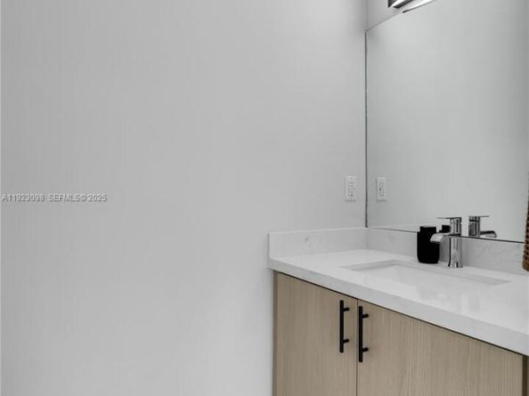 2260 E 9th Ave, Hialeah FL 33013