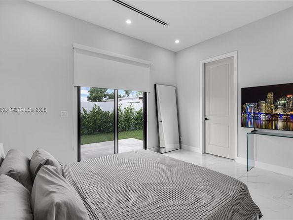 2260 E 9th Ave, Hialeah FL 33013