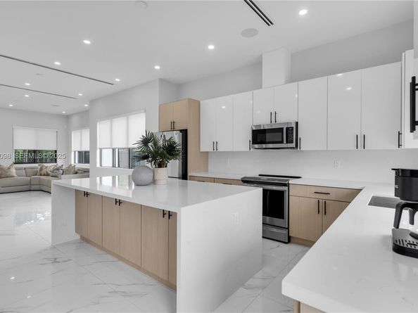 2260 E 9th Ave, Hialeah FL 33013