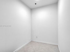 21150 E Point Pl 904, Aventura FL 33180