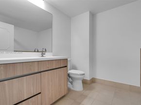 21150 E Point Pl 904, Aventura FL 33180