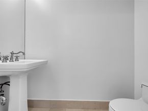 21150 E Point Pl 904, Aventura FL 33180