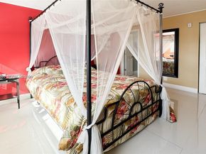 2600 Diana Dr 209, Hallandale Beach FL 33009