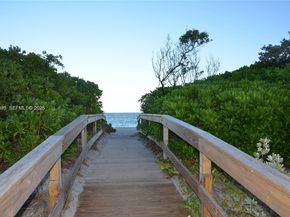 2600 Diana Dr 209, Hallandale Beach FL 33009