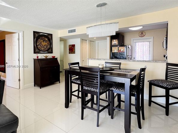 2600 Diana Dr 209, Hallandale Beach FL 33009