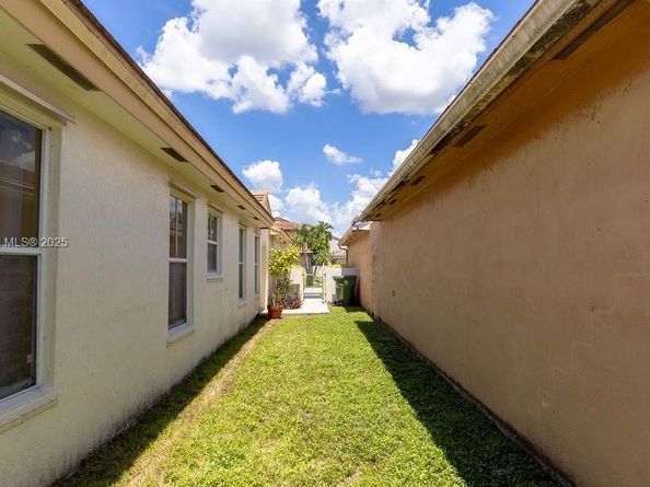 18446 NW 21st Street, Pembroke Pines FL 33029