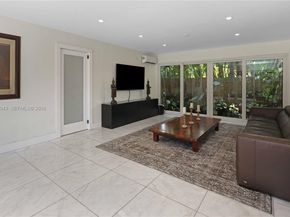 1628 Monroe St, Hollywood FL 33020