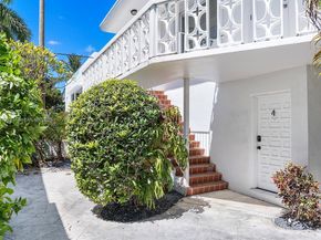 2858 Pine Tree Dr 4, Miami Beach FL 33140