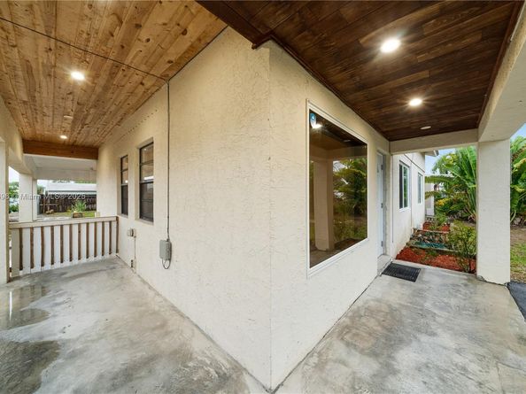 5677 Maypop Rd, West Palm Beach FL 33415
