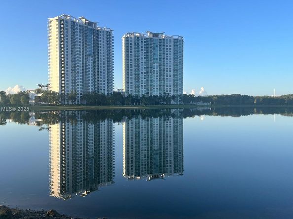2681 N Flamingo Rd 402S, Sunrise FL 33323