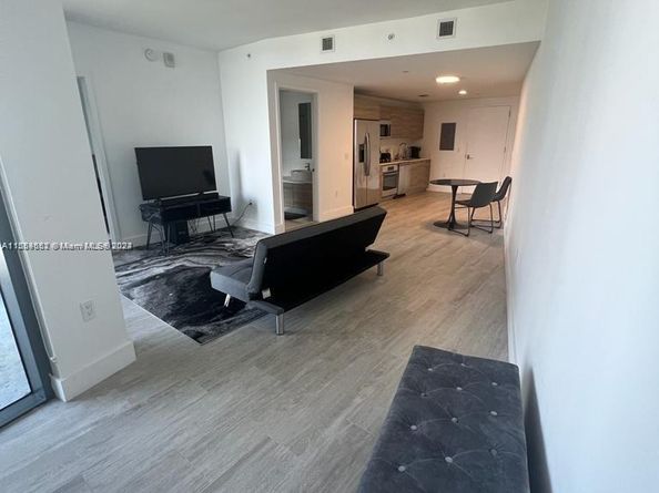 121 NE 34th St 2014, Miami FL 33137