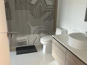 121 NE 34th St 2014, Miami FL 33137