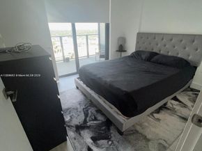 121 NE 34th St 2014, Miami FL 33137