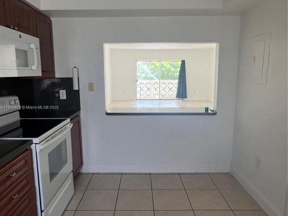 2005 Sans Souci Blvd 303, North Miami FL 33181