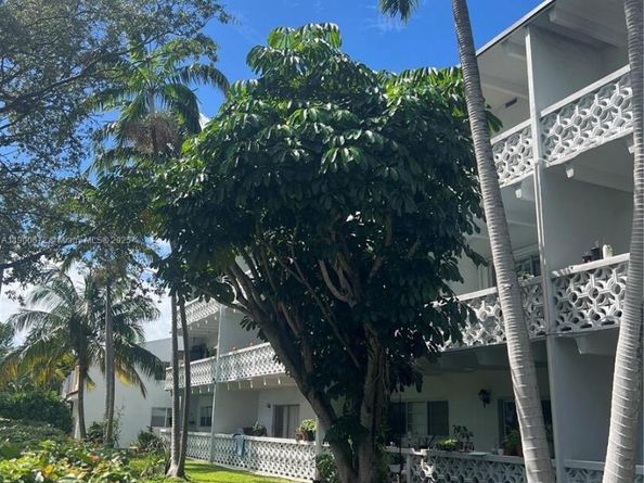 2005 Sans Souci Blvd 303, North Miami FL 33181
