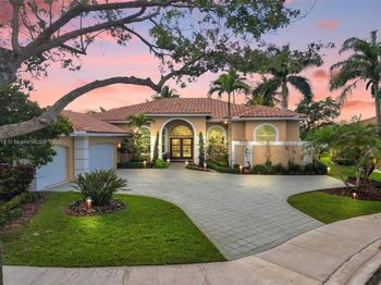 2715 Edgewater Ct