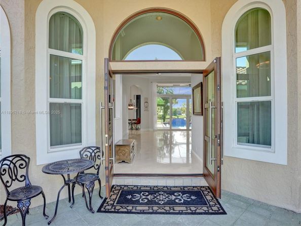 2715 Edgewater Ct, Weston FL 33332