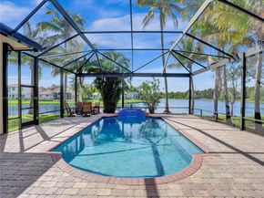 2715 Edgewater Ct, Weston FL 33332