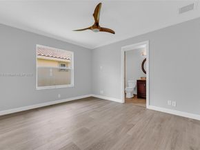 2715 Edgewater Ct, Weston FL 33332