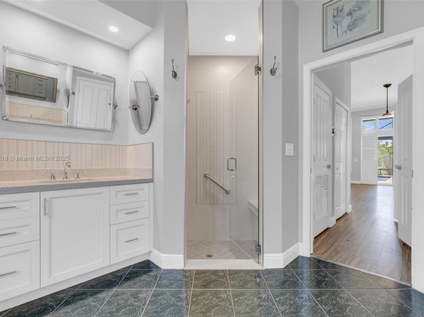 2715 Edgewater Ct, Weston FL 33332