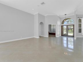 2715 Edgewater Ct, Weston FL 33332