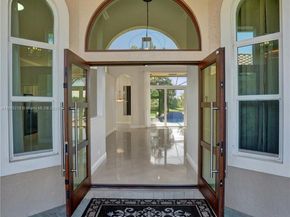 2715 Edgewater Ct, Weston FL 33332