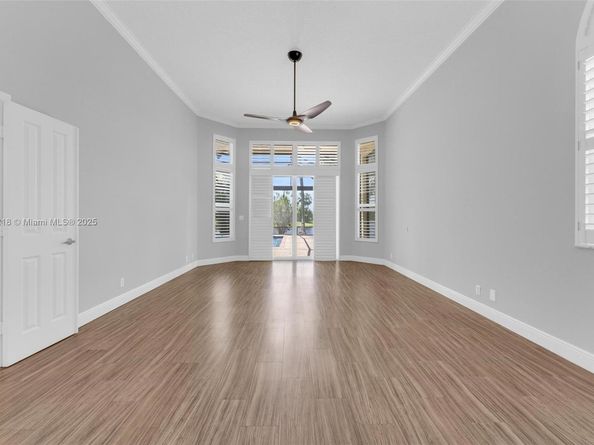 2715 Edgewater Ct, Weston FL 33332