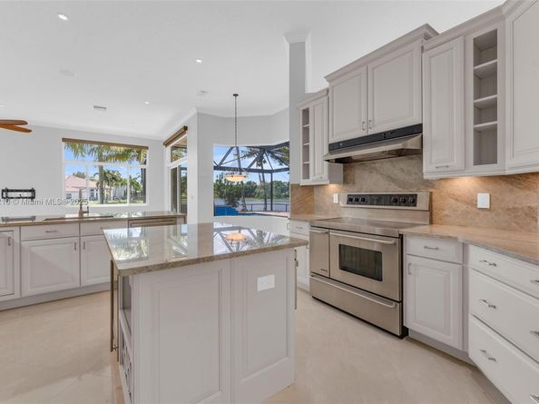 2715 Edgewater Ct, Weston FL 33332