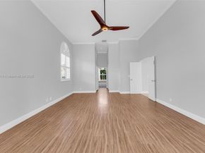 2715 Edgewater Ct, Weston FL 33332