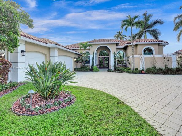 2715 Edgewater Ct, Weston FL 33332