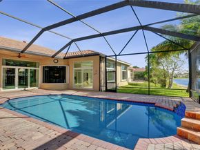 2715 Edgewater Ct, Weston FL 33332