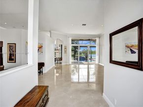 2715 Edgewater Ct, Weston FL 33332