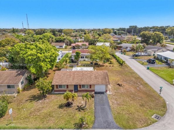 7000 NW 95th Ter, Tamarac FL 33321