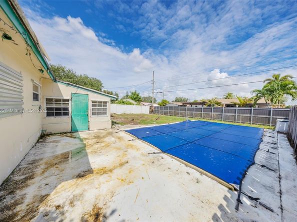 6721 Simms St, Hollywood FL 33024