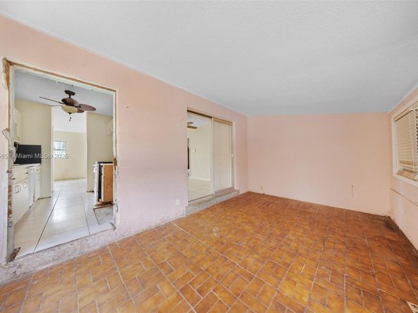 6721 Simms St, Hollywood FL 33024