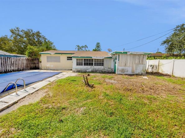 6721 Simms St, Hollywood FL 33024