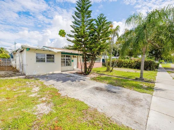 6721 Simms St, Hollywood FL 33024