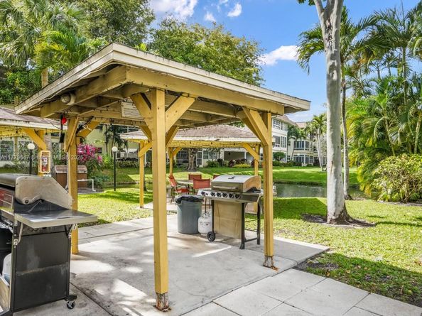 5121 W Oakland Park Blvd 205, Lauderdale Lakes FL 33313
