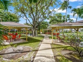 5121 W Oakland Park Blvd 205, Lauderdale Lakes FL 33313