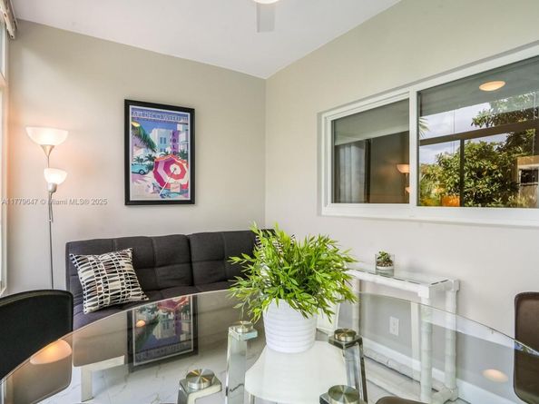 5121 W Oakland Park Blvd 205, Lauderdale Lakes FL 33313