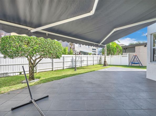 1447 NW 159th Ln, Pembroke Pines FL 33028