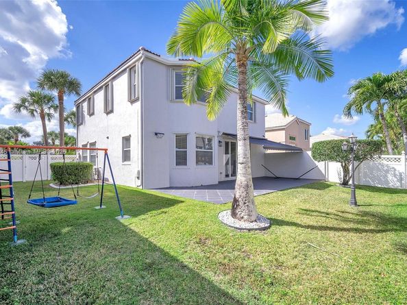 1447 NW 159th Ln, Pembroke Pines FL 33028