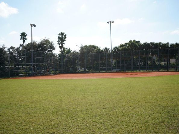 1447 NW 159th Ln, Pembroke Pines FL 33028