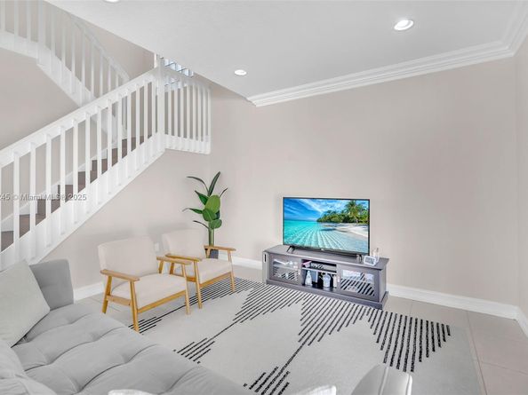 1447 NW 159th Ln, Pembroke Pines FL 33028