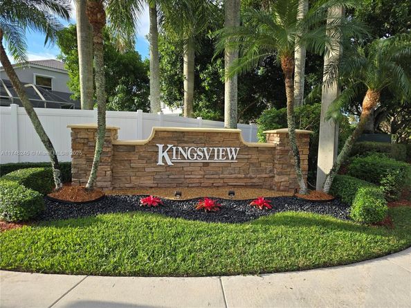 1447 NW 159th Ln, Pembroke Pines FL 33028