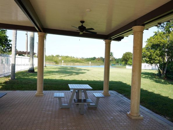 1447 NW 159th Ln, Pembroke Pines FL 33028