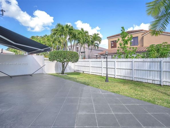 1447 NW 159th Ln, Pembroke Pines FL 33028